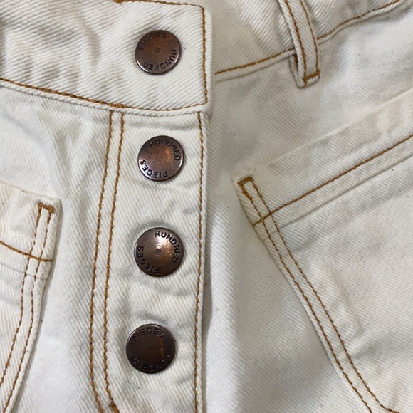 Hundred Pieces Shorts - Picture 3 of 5